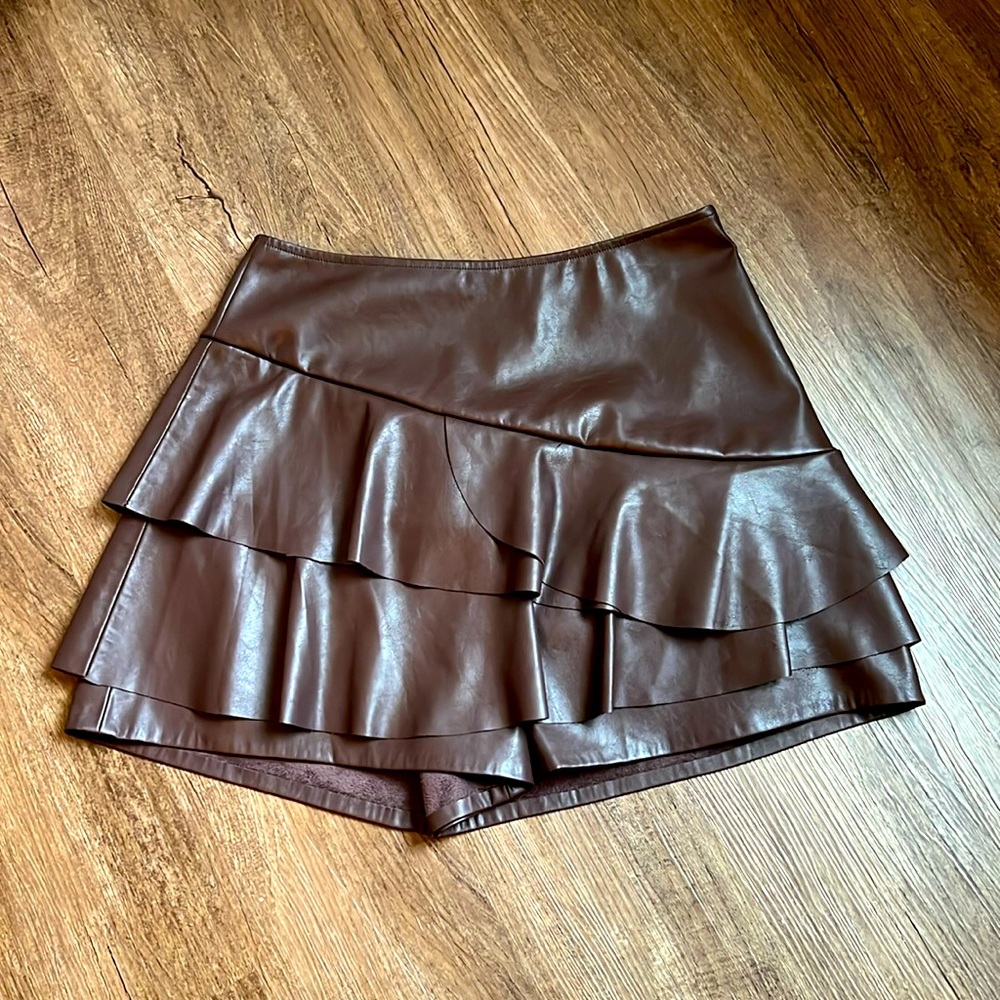 Vestique Brown Faux Leather Skort Size M